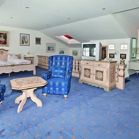 Hahnenhof 4*